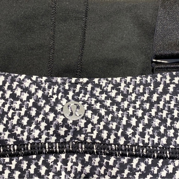 Lulu Sports Bra - Picture 3 of 6